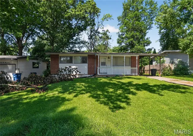 Photo 3 of Single family home for sale at 10223 Reba Dr, St Louis, MO 63136 | MLS# MIS26045595 | Listing updated on 2026-10-23