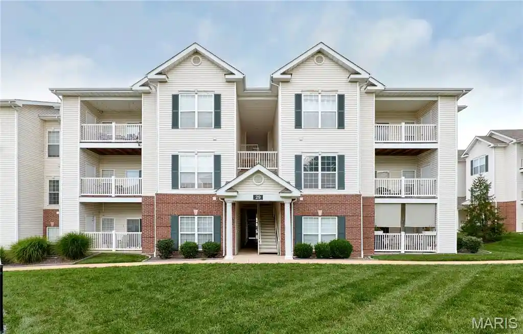 Listing Photo 1 - Condo for sale in 29 Kassebaum Ln located at 29 Kassebaum Ln, St. Louis, MO 63129 - Unit #307