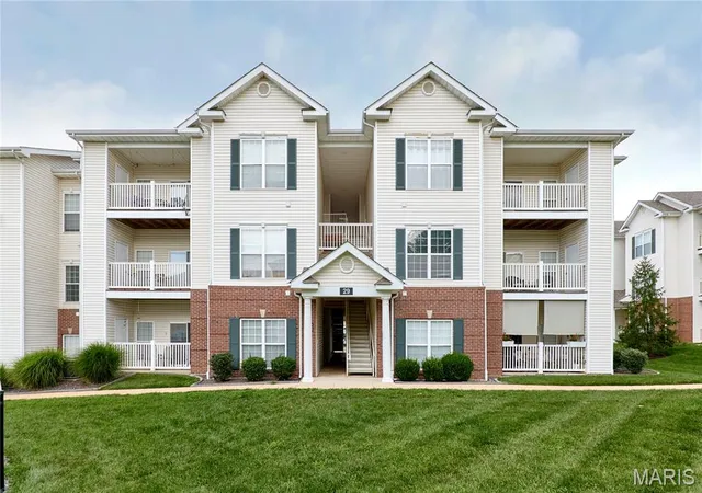 Photo 1 of Condo for sale at 29 Kassebaum Ln #307, Saint Louis, MO 63129 | MLS# MIS26045601 | Listing updated on 2026-08-16