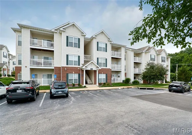 Photo 2 of Condo for sale at 29 Kassebaum Ln #307, Saint Louis, MO 63129 | MLS# MIS26045601 | Listing updated on 2026-08-16