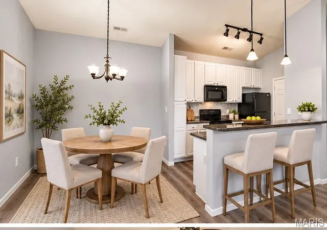 Listing Photo 5 - Condo for sale in building located at 29 Kassebaum Ln, St. Louis, MO 63129 - Unit #307