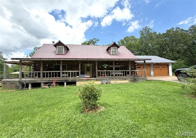 Photo 3 of Single family home for sale at 10231 Old 8 D, Mineral Point, MO 63660 | MLS# MIS26045607 | Listing updated on 2026-08-31
