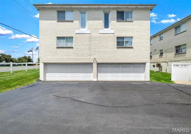 34th image of 12598 Chardin Pl #3, Saint Louis, MO 63128 | MLS# MIS26045626