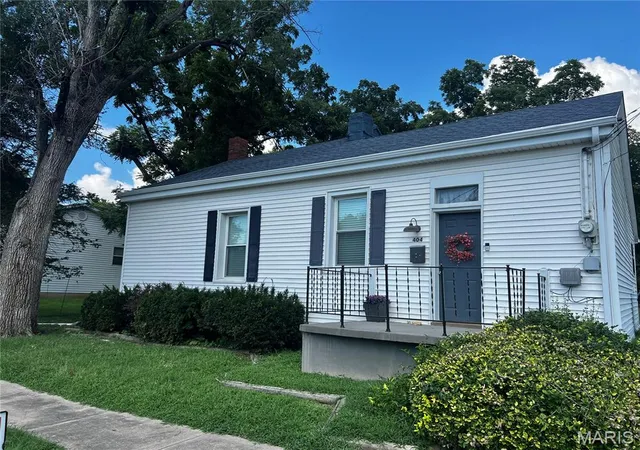 Photo 1 of Single family home for sale at 404 S Main St, Waterloo, IL 62298 | MLS# MIS26045645 | Listing updated on 2026-09-13