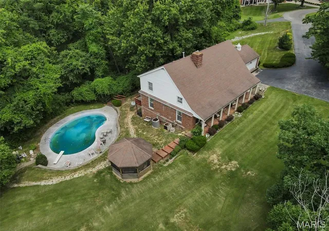Photo 2 of Single family home for sale at 22 Frontenac Pl, Godfrey, IL 62035 | MLS# MIS26045647 | Listing updated on 2026-10-05