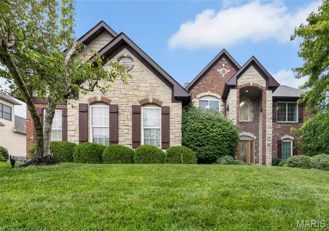 Photo 4 of Single family home for sale at 100 Sunnybrooke Ests Ct, O Fallon, MO 63368 | MLS# MIS26045657 | Listing updated on 2026-09-30