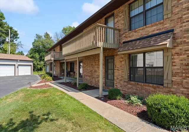 Photo 2 of Sale Pending at 222 Shoreline Dr #1, O Fallon, IL 62269 | MLS# MIS26045662 | Listing updated on 2026-09-06