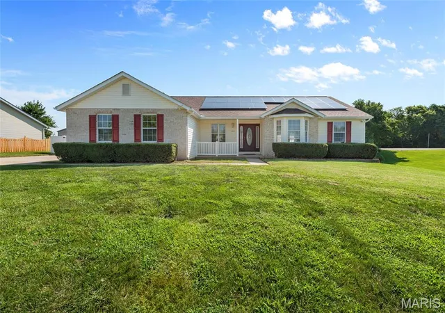 Photo 1 of Single family home for sale at 100 Willow Rdg, Valmeyer, IL 62295 | MLS# MIS26045668 | Listing updated on 2026-07-24