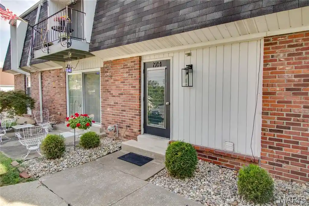 Listing Photo 30 - Condo for sale in 1914 W Delmar Ave located at 1914 W Delmar Ave, Godfrey, IL 62035 - Unit 1914 W Delmar Ave