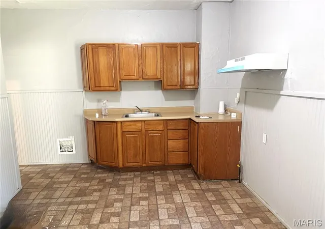 Photo 2 of Sale Pending at 605 Fremont Ave, Saint Louis, MO 63147 | MLS# MIS26045681 | Listing updated on 2026-08-14