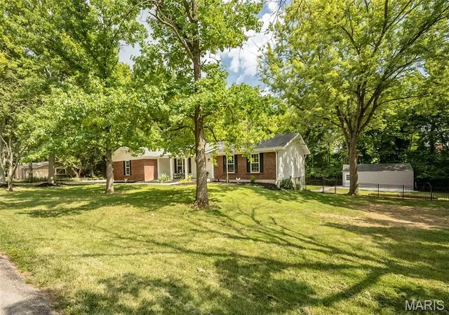 Photo 3 of Single family home for sale at 5927 Lafayette Dr, Weldon Spring, MO 63304 | MLS# MIS26045682 | Listing updated on 2026-09-14