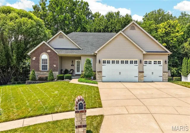 Photo 1 of Sale Pending at 130 Miranda Ct, Wentzville, MO 63385 | MLS# MIS26045683 | Listing updated on 2026-07-21