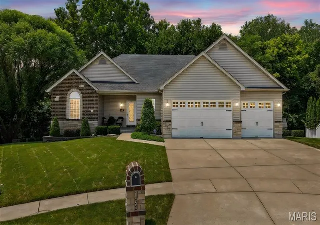 Photo 2 of Sale Pending at 130 Miranda Ct, Wentzville, MO 63385 | MLS# MIS26045683 | Listing updated on 2026-07-21