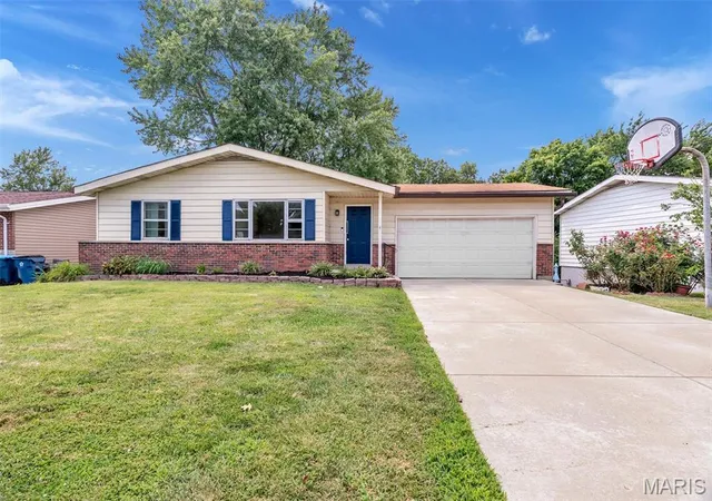 Photo 1 of Sale Pending at 5537 Valleyside Ln, Saint Louis, MO 63128 | MLS# MIS26045686 | Listing updated on 2026-09-21