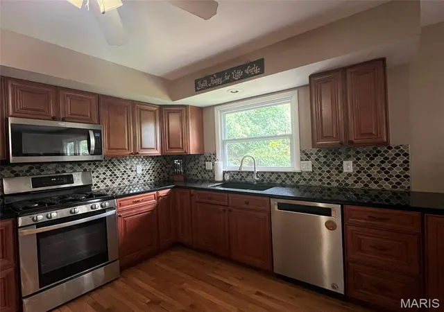 Photo 4 of Sale Pending at 2701 Headland Dr, Saint Charles, MO 63301 | MLS# MIS26045694 | Listing updated on 2026-09-24