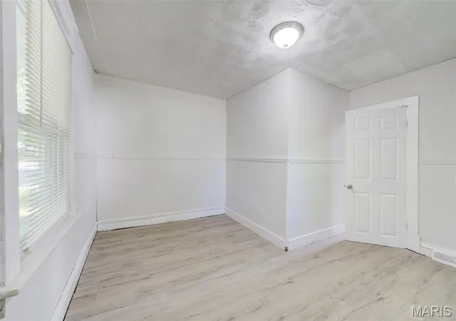 Photo 3 of Single family home for sale at 7200 Jenwood Ave, St Louis, MO 63136 | MLS# MIS26045695 | Listing updated on 2026-10-06
