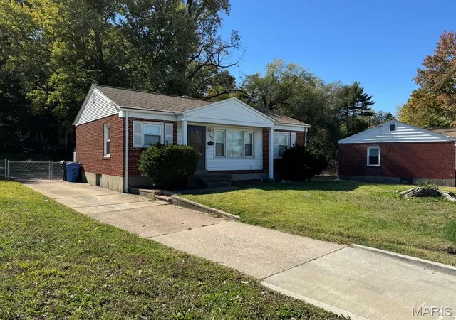 Photo 1 of Single family home for sale at 840 Pershall Rd, Florissant, MO 63031 | MLS# MIS26045719 | Listing updated on 2026-10-03