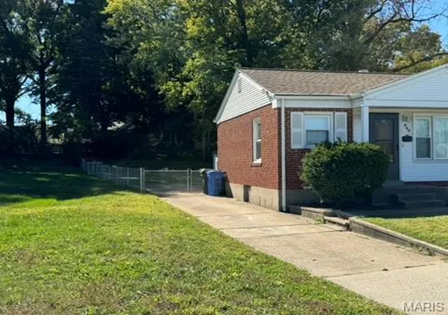 Photo 3 of Single family home for sale at 840 Pershall Rd, Florissant, MO 63031 | MLS# MIS26045719 | Listing updated on 2026-10-03