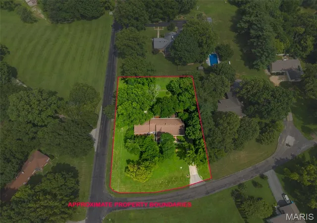 Photo 41 of Sale Pending at 2008 Valley View Ln, Collinsville, IL 62234 | MLS# MIS26045720 | Listing updated on 2026-08-21