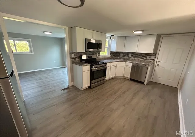 2nd image of 324 Ames Pl, Saint Louis, MO 63135 | MLS# MIS26045721