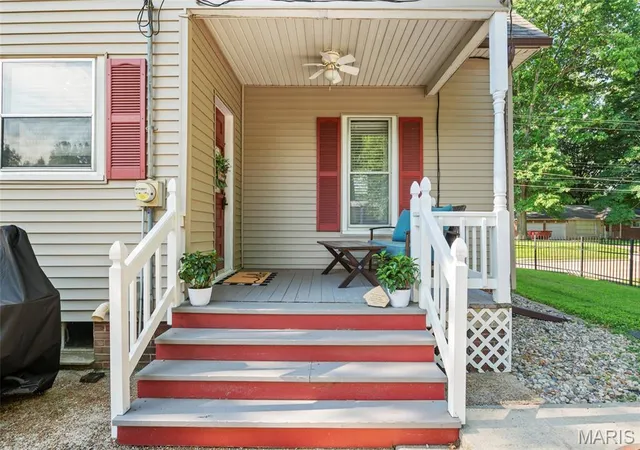 Photo 2 of Sale Pending at 683 Glen Crossing Rd, Glen Carbon, IL 62034 | MLS# MIS26045735 | Listing updated on 2026-07-20