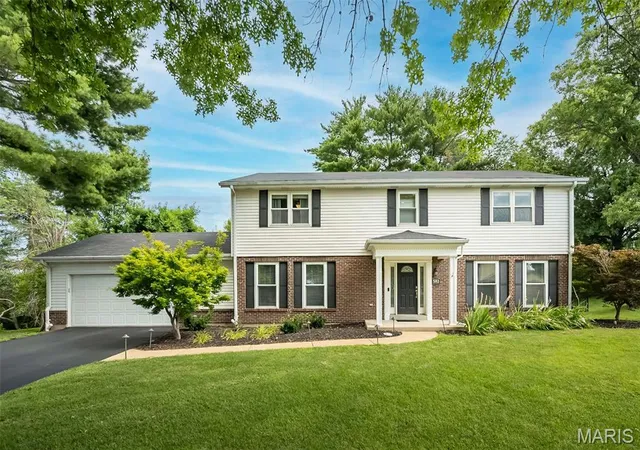 Photo 1 of Sale Pending at 583 Princeway Ct, Manchester, MO 63011 | MLS# MIS26045743 | Listing updated on 2026-09-04