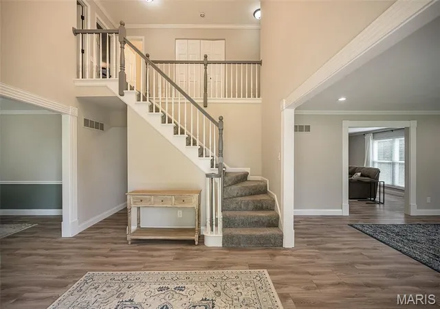 Photo 3 of Sale Pending at 583 Princeway Ct, Manchester, MO 63011 | MLS# MIS26045743 | Listing updated on 2026-09-04