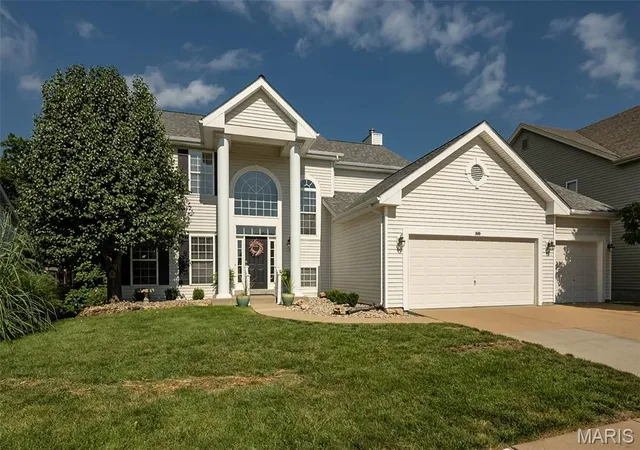 Photo 1 of Sale Pending at 565 Vista Hills Ct, Eureka, MO 63025 | MLS# MIS26045752 | Listing updated on 2026-07-21