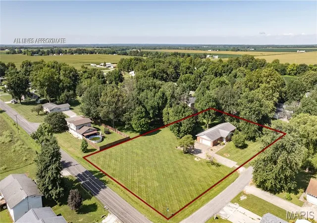 Photo 3 of Single family home for sale at 23611 Jenny Ln, Jerseyville, IL 62052 | MLS# MIS26045767 | Listing updated on 2026-08-21