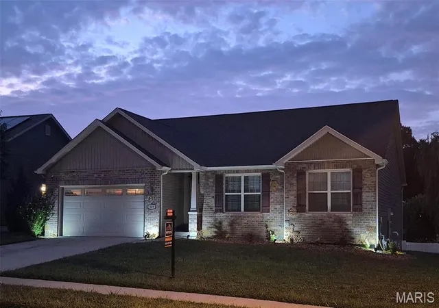 Photo 3 of Single family home for sale at 309 Maldon Wy, Belleville, IL 62221 | MLS# MIS26045771 | Listing updated on 2026-09-13