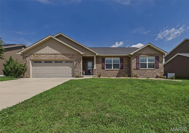 Photo 4 of Single family home for sale at 309 Maldon Wy, Belleville, IL 62221 | MLS# MIS26045771 | Listing updated on 2026-09-13