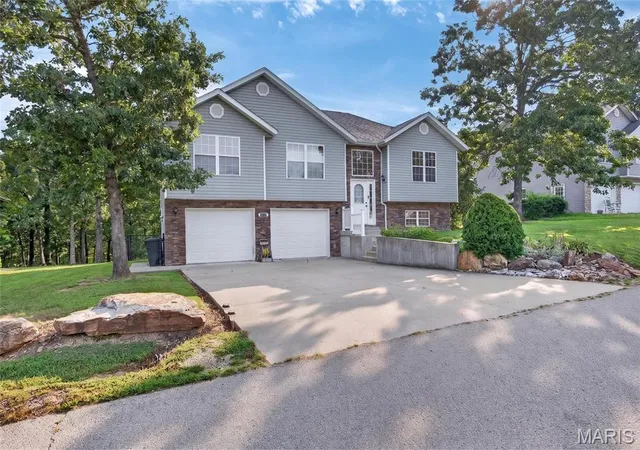 Photo 3 of Single family home for sale at 18719 Lynn Ln, Waynesville, MO 65583 | MLS# MIS26045781 | Listing updated on 2026-10-09