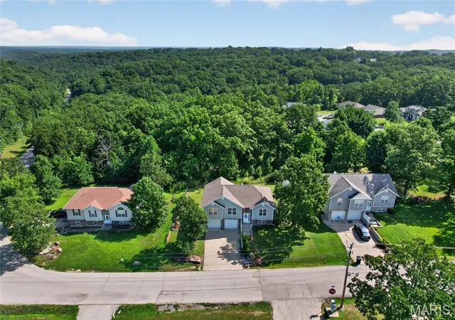 Photo 3 of Single family home for sale at 18719 Lynn Ln, Waynesville, MO 65583 | MLS# MIS26045781 | Listing updated on 2026-10-09