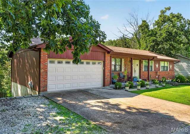 2nd image of 9958 Column Dr, Hillsboro, MO 63050 | MLS# MIS26045791