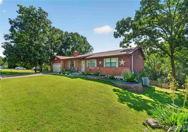 4th image of 9958 Column Dr, Hillsboro, MO 63050 | MLS# MIS26045791