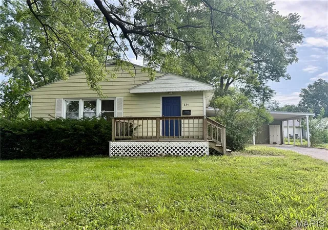 Photo 1 of Sale Pending at 834 Locust St, Montgomery City, MO 63361 | MLS# MIS26045792 | Listing updated on 2026-07-27
