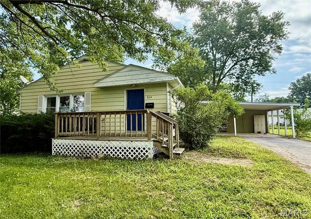 Photo 4 of Sale Pending at 834 Locust St, Montgomery City, MO 63361 | MLS# MIS26045792 | Listing updated on 2026-07-27