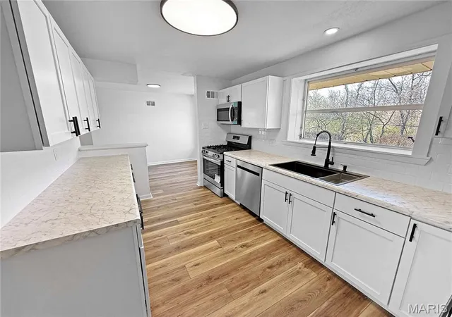 Photo 4 of Single family home for sale at 3755 Park Crest Dr, Saint Louis, MO 63125 | MLS# MIS26045795 | Listing updated on 2026-08-11