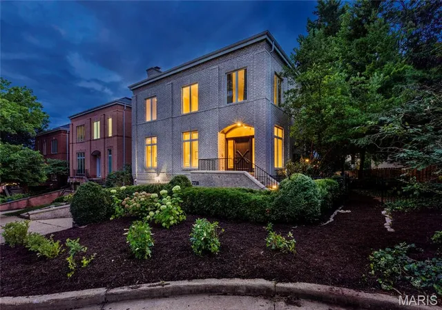 Photo 1 of Sale Pending at 7718 Walinca Ter, Saint Louis, MO 63105 | MLS# MIS26045816 | Listing updated on 2026-08-25