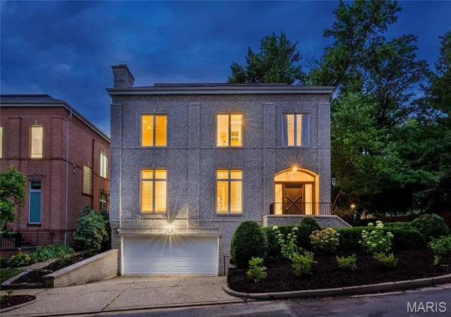 Photo 2 of Sale Pending at 7718 Walinca Ter, Saint Louis, MO 63105 | MLS# MIS26045816 | Listing updated on 2026-08-25