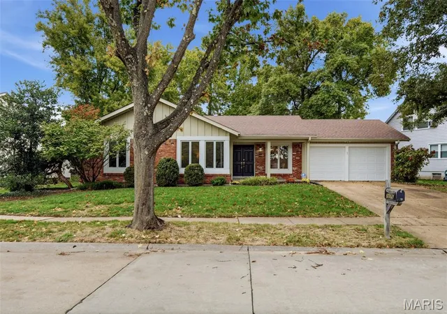 Photo 1 of Single family home for sale at 2176 Parasol Dr, Chesterfield, MO 63017 | MLS# MIS26045838 | Listing updated on 2026-10-22