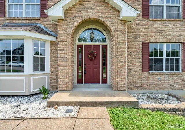 Photo 4 of Single family home for sale at 2910 Championship Blvd, Saint Louis, MO 63129 | MLS# MIS26045859 | Listing updated on 2026-10-18