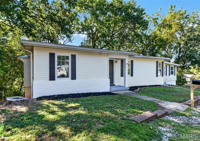 Photo 1 of Single family home for sale at 6204 Maxwell Ln, High Ridge, MO 63049 | MLS# MIS26045862 | Listing updated on 2026-10-09