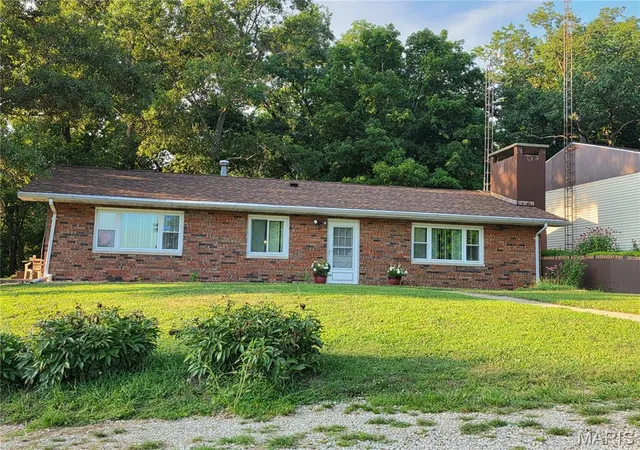 1st image of 15037 Seven Sisters Ave, Irving, IL 62051 | MLS# MIS26045869
