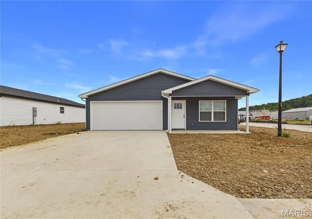 Single family home for sale at 6 N High Garden, Cape Girardeau, MO 63701 | MLS# MIS26045872
