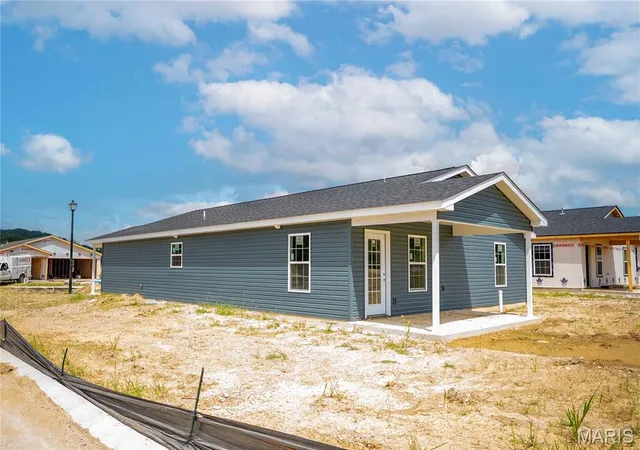 Photo 3 of Single family home for sale at 6 N High Garden, Cape Girardeau, MO 63701 | MLS# MIS26045872 | Listing updated on 2026-07-17