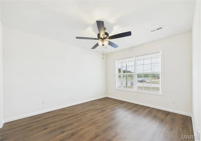 Photo 3 of Single family home for sale at 6 N High Garden, Cape Girardeau, MO 63701 | MLS# MIS26045872 | Listing updated on 2026-10-06
