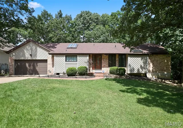 1st image of 1604 Creightonwood Ct, High Ridge, MO 63049 | MLS# MIS26045878