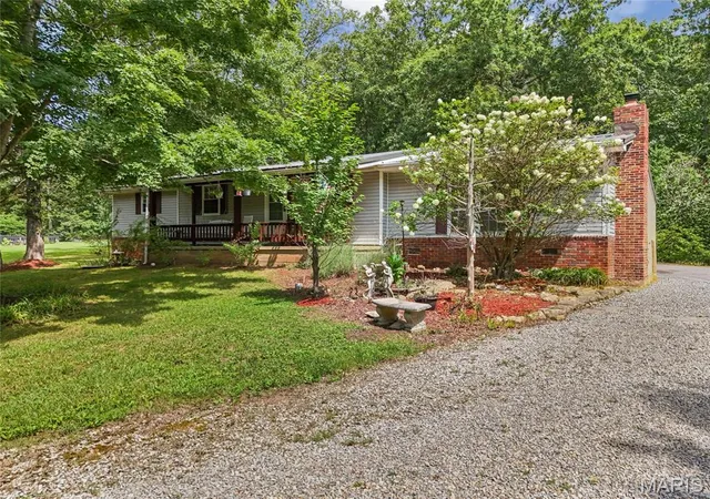 1st image of 4033 Lakewood Dr, De Soto, MO 63020 | MLS# MIS26045882