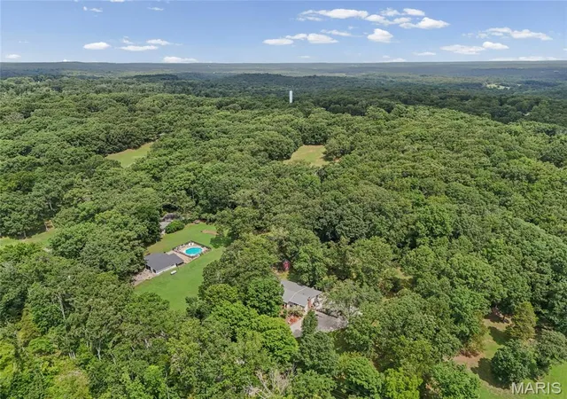 52nd image of 4033 Lakewood Dr, De Soto, MO 63020 | MLS# MIS26045882